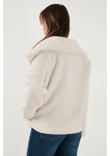 Oversize Geniş Yaka Çıtçıt Düğmeli Astarlı Peluş Mont Bayan Mont 6839623