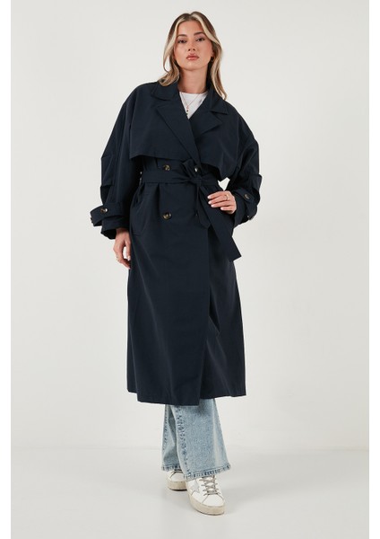 Pamuklu Oversize Kruvaze Yaka Düğmeli Uzun Trençkot Bayan Trençkot 6839605