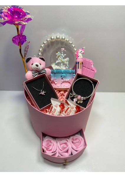 Sevgiliye Pembe Hediye Kutusu - Aşk Kutusu - Kolye - Yüzük - Kar Küresi - Peluş Ayıcık