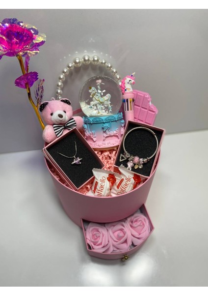 Sevgiliye Pembe Hediye Kutusu - Aşk Kutusu - Kolye - Yüzük - Kar Küresi - Peluş Ayıcık fırsatları