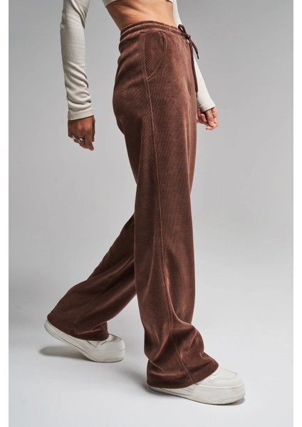 Itsbasic Kadın Siyah Renk 1W41 Ince Fitilli Örme Esnek Kadife Kumaş Pantolon fiyatları