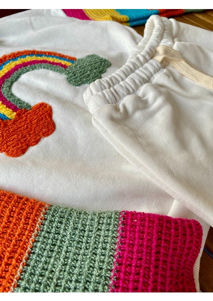 Kız Çocuk Gökkuşağı Punch Işlemeli Beli Lastikli Bağcıklı Pamuklu Kumaş Alt Üst Ikili Takım modelleri