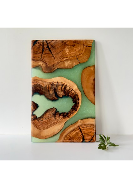 Zeytin Ağacı ve Yeşil Epoksi Sunum Tahtası 40X25 cm El Yapımı fiyatları