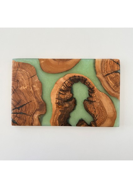 Zeytin Ağacı ve Yeşil Epoksi Sunum Tahtası 40X25 cm El Yapımı