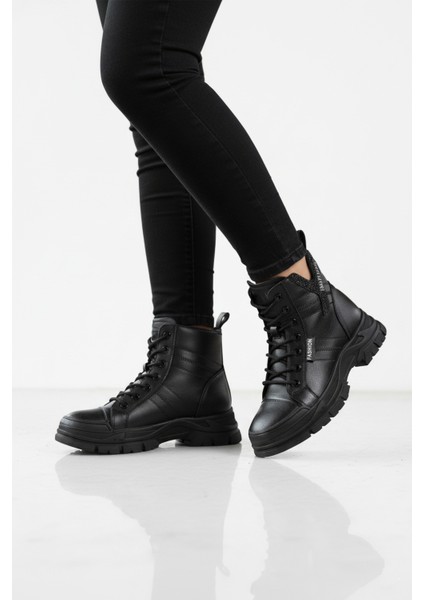 Siyah Içi Polarlı Kadın Sneaker Bot
