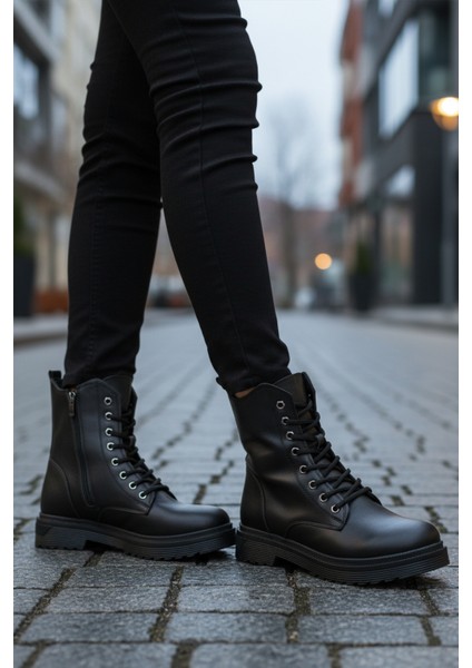 Siyah Kürklü Bağcıklı Fermuarlı Kadın Worker Bot modelleri