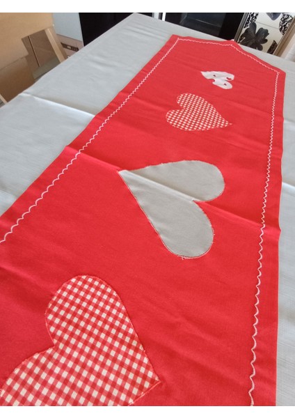 Su Geçirmez Leke Tutmaz Kalp Aplikeli Saçaklı Duck Keten Runner