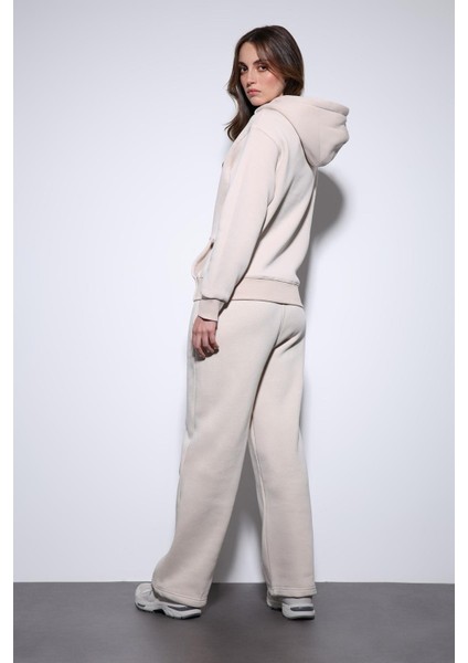 Taş Kapüşonlu Basic Kadın Sweatshirt indirimleri