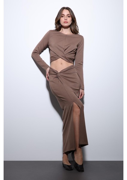 Bej Yırtmaç Detaylı Kadın Etek Takım