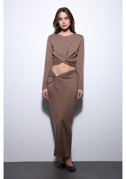 Bej Yırtmaç Detaylı Kadın Etek Takım fiyatları