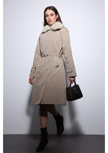 Bej Suni Kürklü Yaka Kadın Trençkot modelleri