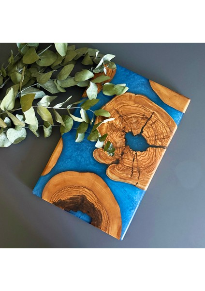 Zeytin Ağacı ve Mavi Epoksi Sunum Tahtası 40X25 cm El Yapımı