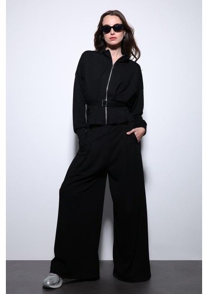 Siyah Bel Kemerli Geniş Paça Pantolonlu Takım