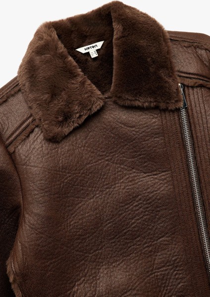 Kadın Peluş Astarlı Uzun Kollu Yakası Suni Kürklü Kruvaze Deri Görünümlü Ceket 6WAK20014EW fırsatları