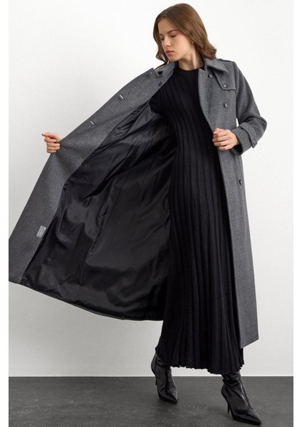 Pelerin Detaylı Kruvaze Uzun Boy Kaban Koyu Gri 3087