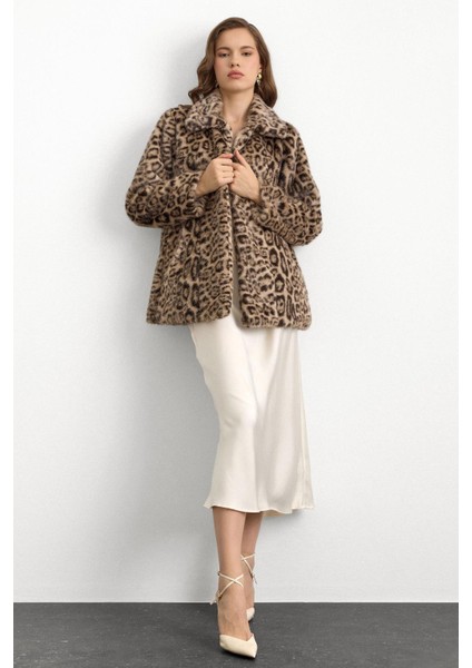 Gömlek Yaka Leopar Desenli Suni Kürk Ceket Bej 1016 fırsatları