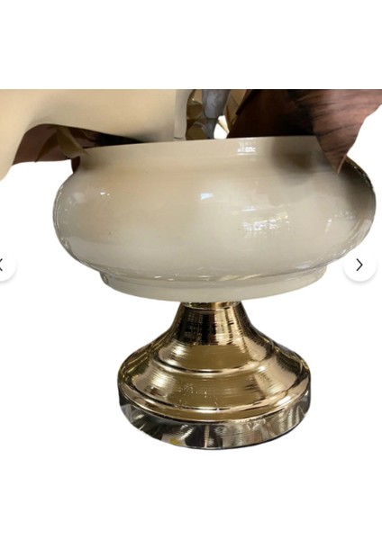 Krem - Gold Vazolu Lüks Yapay Çiçek Aranjmanı | Salon ve Masa Üstü Dekoratif Şık Tasarım