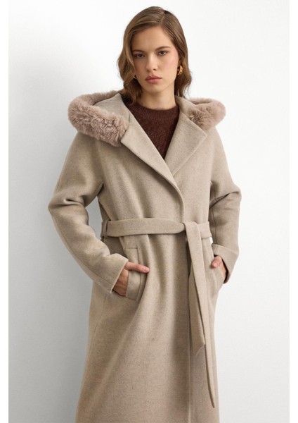 Kürklü Kapüşonlu Beli Bağlamalı Uzun Kaban Taş 3107 modelleri