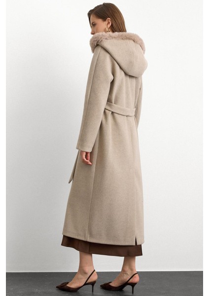 Kürklü Kapüşonlu Beli Bağlamalı Uzun Kaban Taş 3107