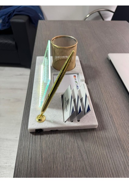 Mermer Desenli Ayna Masa Isimli-Kalemlik ve Kartvizitlikli Kişiye Özel Ofis Seti
