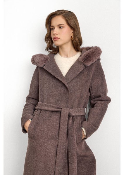 Kürklü Kapüşonlu Beli Bağlamalı Uzun Kaban Latte 3107 indirimleri