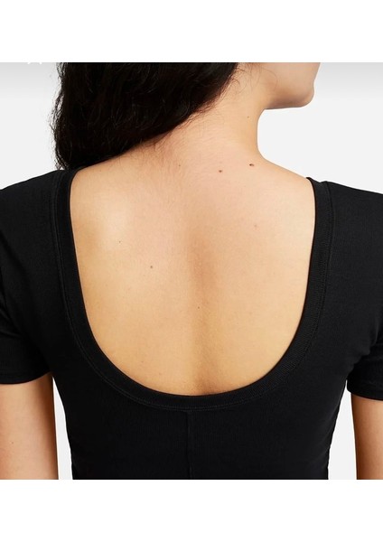 Sportswear Chill Knit Sıkı Kesimli Yuvarlak Sırtlı Kısa Kollu Mini Fitilli Siyah Kadın T-Shirt indirimleri