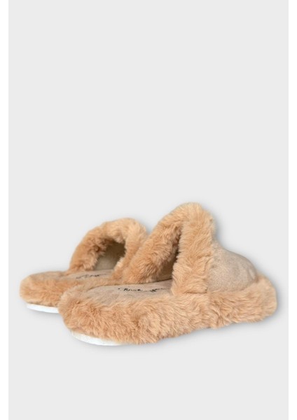 Peluş Detaylı Kadın Ev Terliği Bej