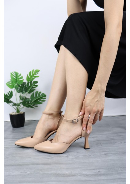 Kadın Karnıyarık Kare Agız Topuklu Ayakkabı