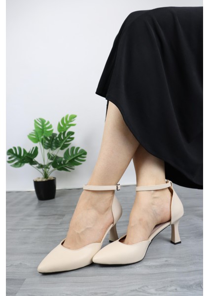 Kadın Karnıyarık Kare Agız Topuklu Ayakkabı