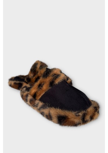 Peluş Detaylı Kadın Ev Terliği Siyah fiyatları