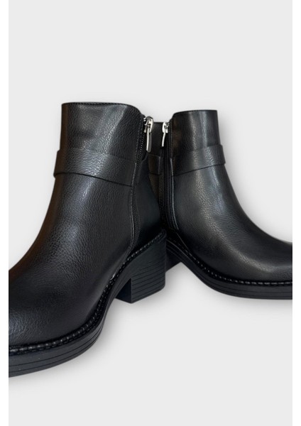 Kadın Toka Detaylı Fermuarlı Kalın Topuk Bot SİYAH modelleri