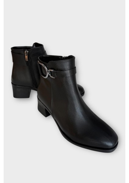 Toka Detaylı Topuklu Fermuarlı Kadın Bot Siyah - Gümüş modelleri