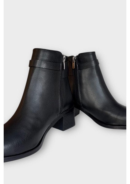 Toka Detaylı Topuklu Fermuarlı Kadın Bot Siyah - Gümüş fırsatları