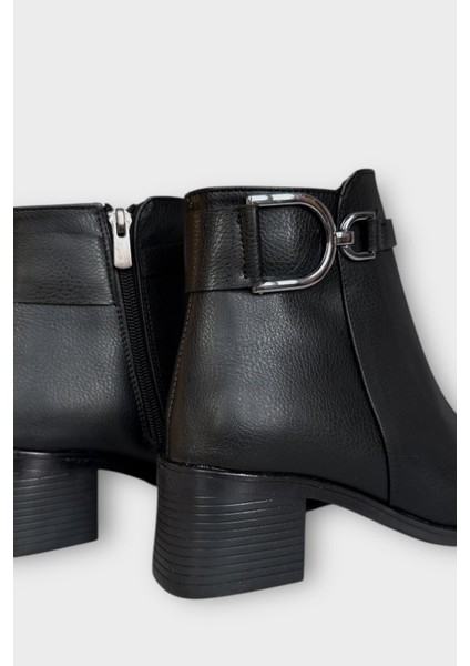 Toka Detaylı Topuklu Fermuarlı Kadın Bot Siyah - Gümüş