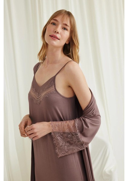 Monamise Dekolteli Yakası ve Kolu Dantelli Sabahlık Takımı