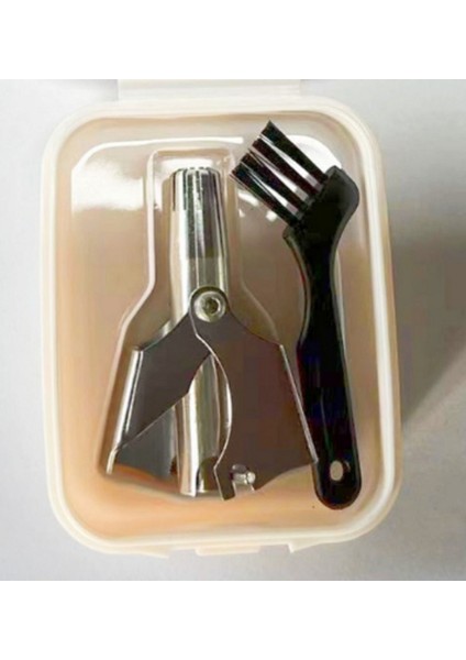 El ile Burun Kılı Kesme Makası, Pratik ve Hijyenik Kullanım Sağlar.