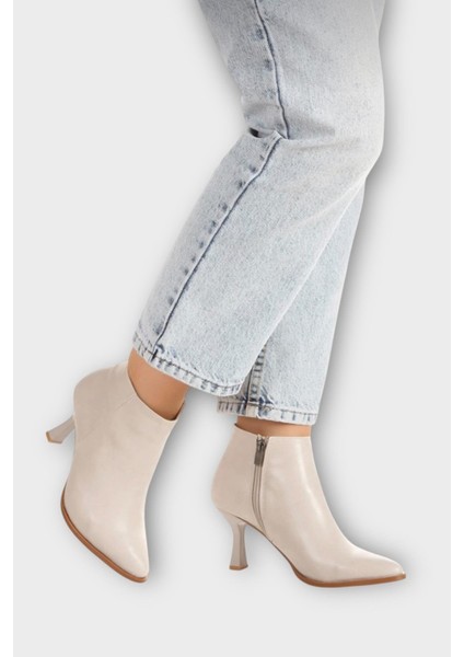 Topuklu Fermuarlı Kadın Bot (8 Cm) Bej indirimleri