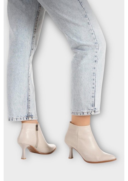 Topuklu Fermuarlı Kadın Bot (8 Cm) Bej