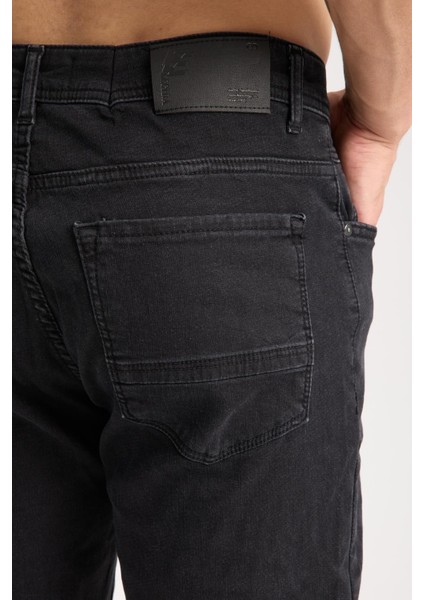 Erkek Slim Fit/normal Kesim Jean Pantolon - Esnek (%2 Elastan) ve Pamuklu (%98) indirimleri
