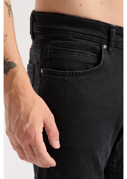Erkek Slim Fit/normal Kesim Jean Pantolon - Esnek (%2 Elastan) ve Pamuklu (%98)