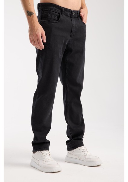 Erkek Slim Fit/normal Kesim Jean Pantolon - Esnek (%2 Elastan) ve Pamuklu (%98) fırsatları