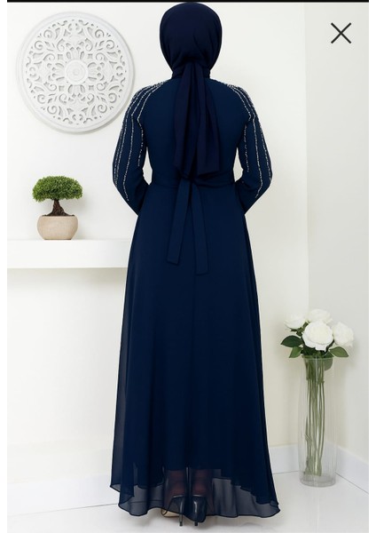 Kolları Işlemeli Abiye modelleri