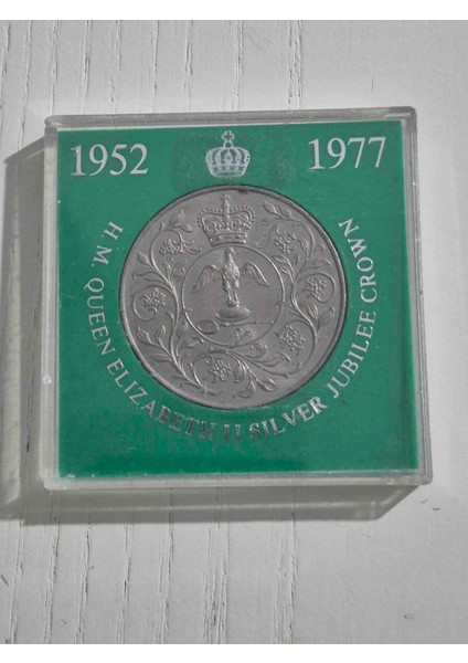 Ingiliz Kraliçe Hatıra Madalyon 1952. Orijinal Dönemine Ait 4cm Çapında Orijinal Kutusunda.; Koleksiyonluk Kraliçe Elizabeth Madalya.