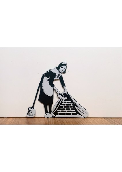 Halının Altına Süpüren Duvar Süsü