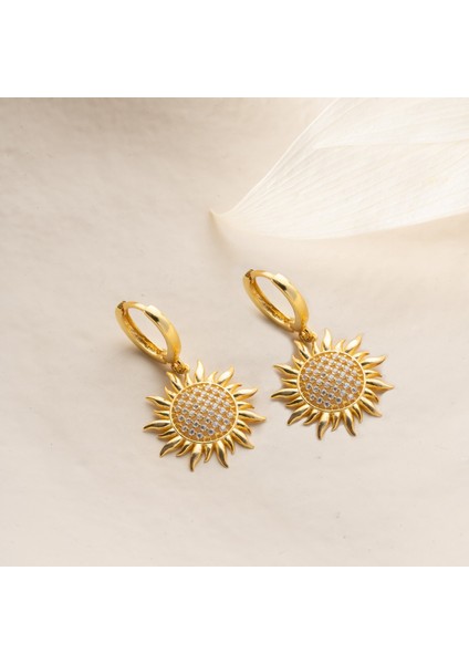 925 Ayar Gümüş Taşlı Ay Çiçeği Küpe fırsatları