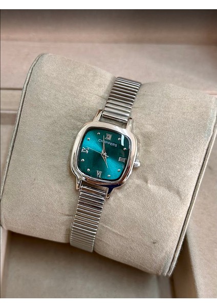 Gümüş Renk Kordon Kare Yeşil Kadran Kolunuzdaki Şık Tasarım Kadın Kol Saati ST06