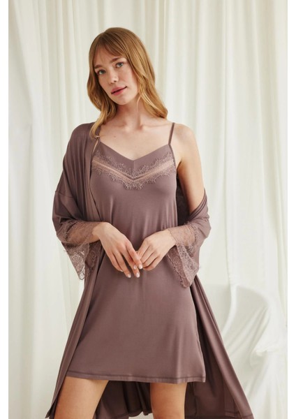 Monamise Dekolteli Yakası ve Kolu Dantelli Sabahlık Takımı