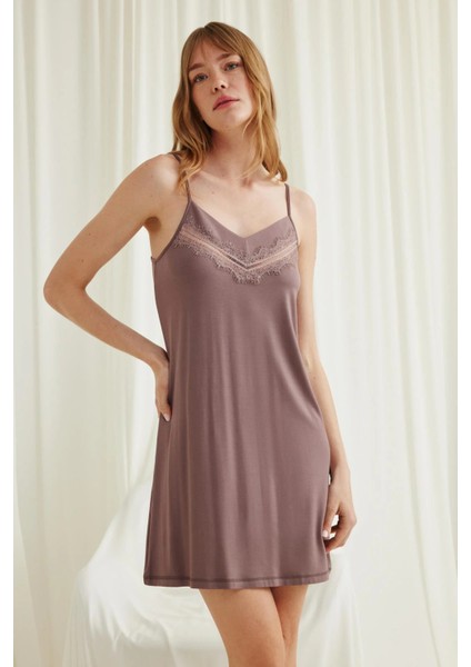 Monamise Dekolteli Yakası ve Kolu Dantelli Sabahlık Takımı modelleri