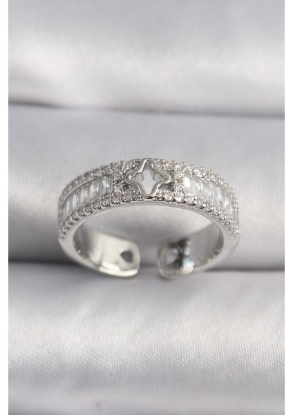 Pirinç Gümüş Renk Zirkon Taşlı Yıldız İşleme VIP Seri Kadın Yüzük - Lisinya