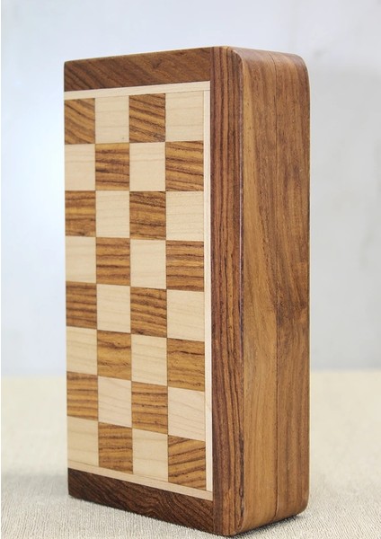 Özel Vernikli Mıknatıs Taşlı Ahşap Katlanabilir Kutulu Satranç Oyunu 12.5 Cm G220 ( Lisinya ) modelleri